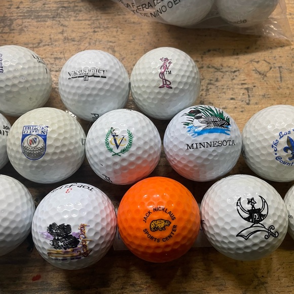 Golf ball collection. 
25 Pc collectible golf balls with clubs logos - Picture 7 of 15